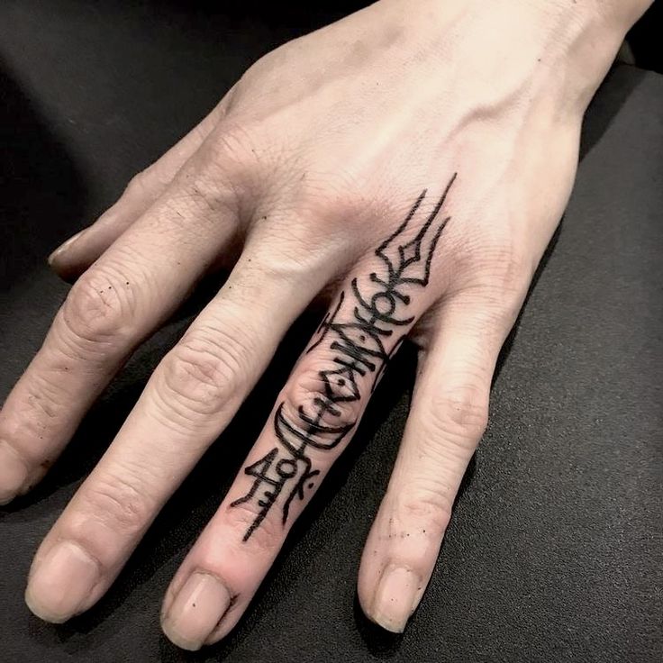 cool finger tattoo ideas