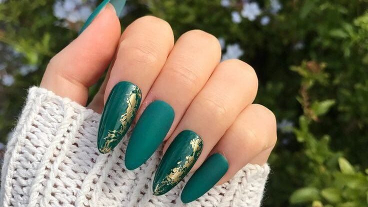 dark green nail designs