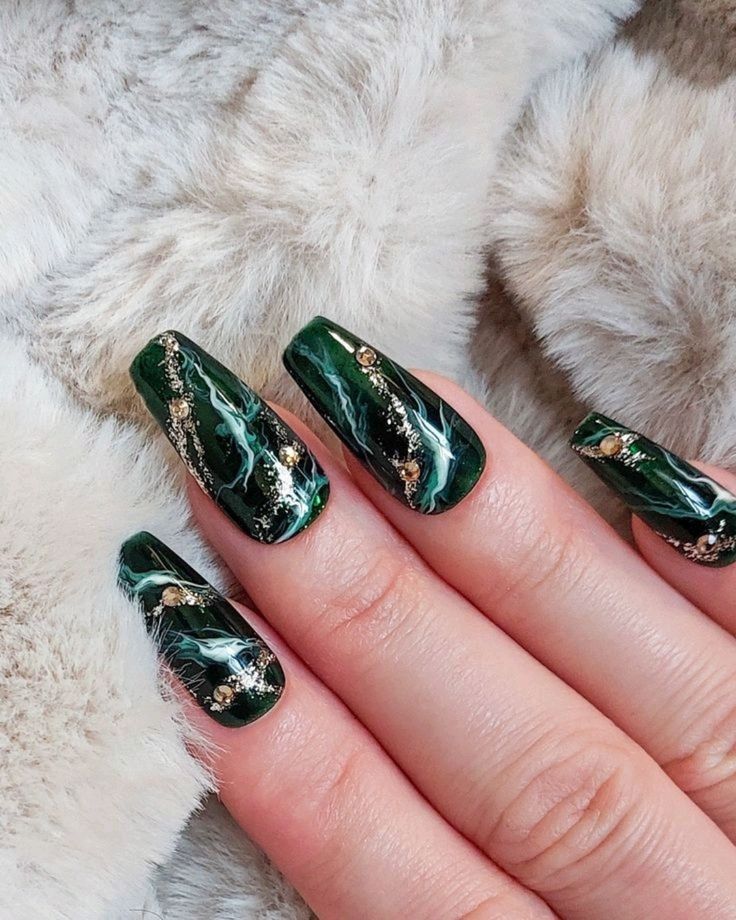 emerald green nail designs 2024