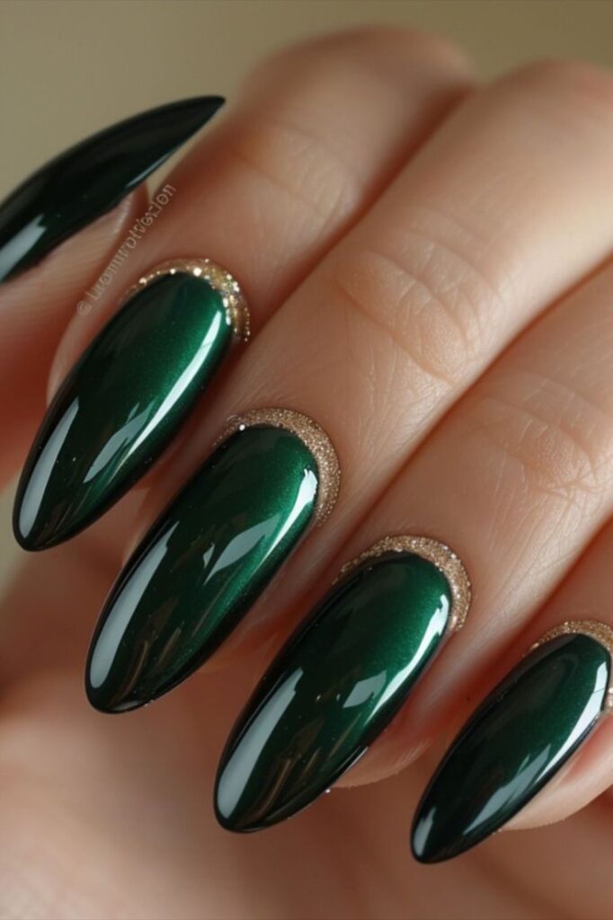 emerald green nail inspo