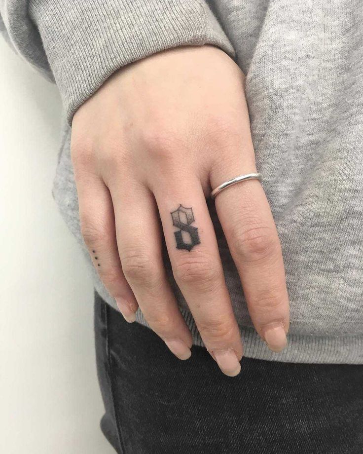 feminine hand tattoo ideas for women