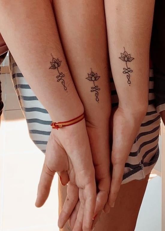 flower hand tattoo ideas for women