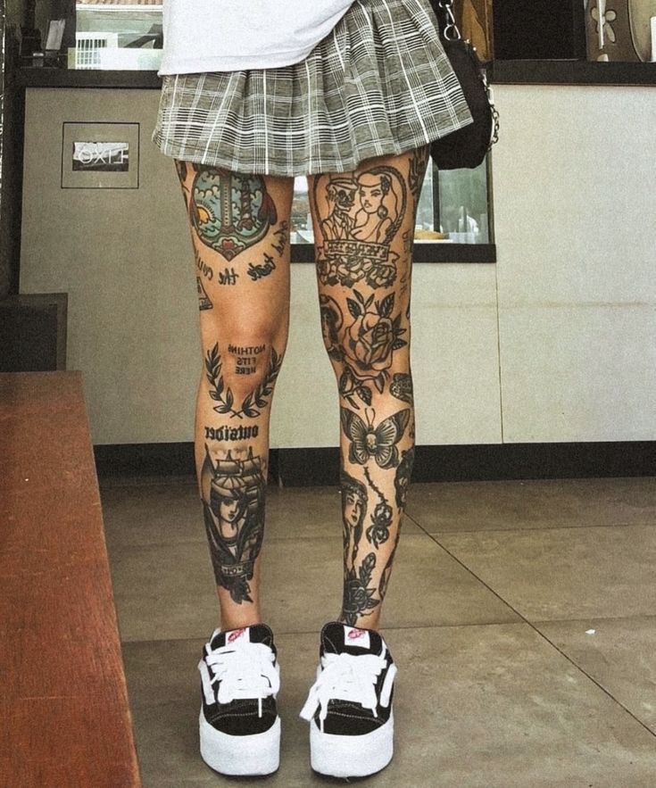 girl knee tattoo ideas