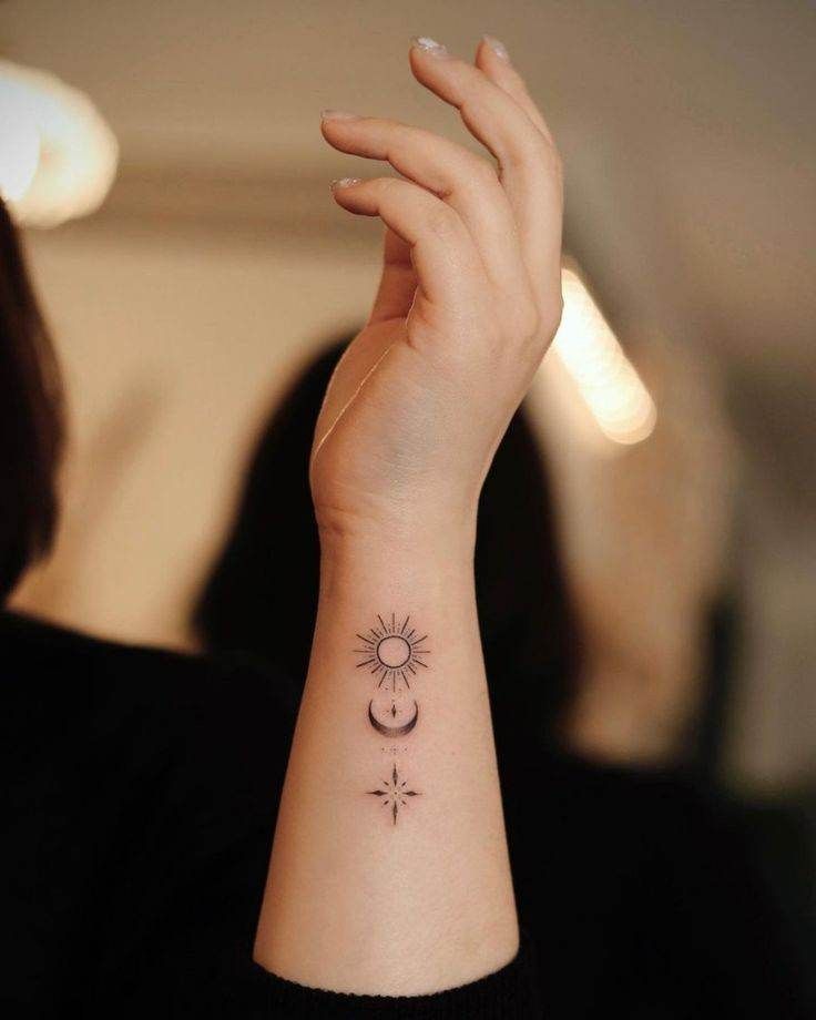 hand tattoo ideas for women with meaning