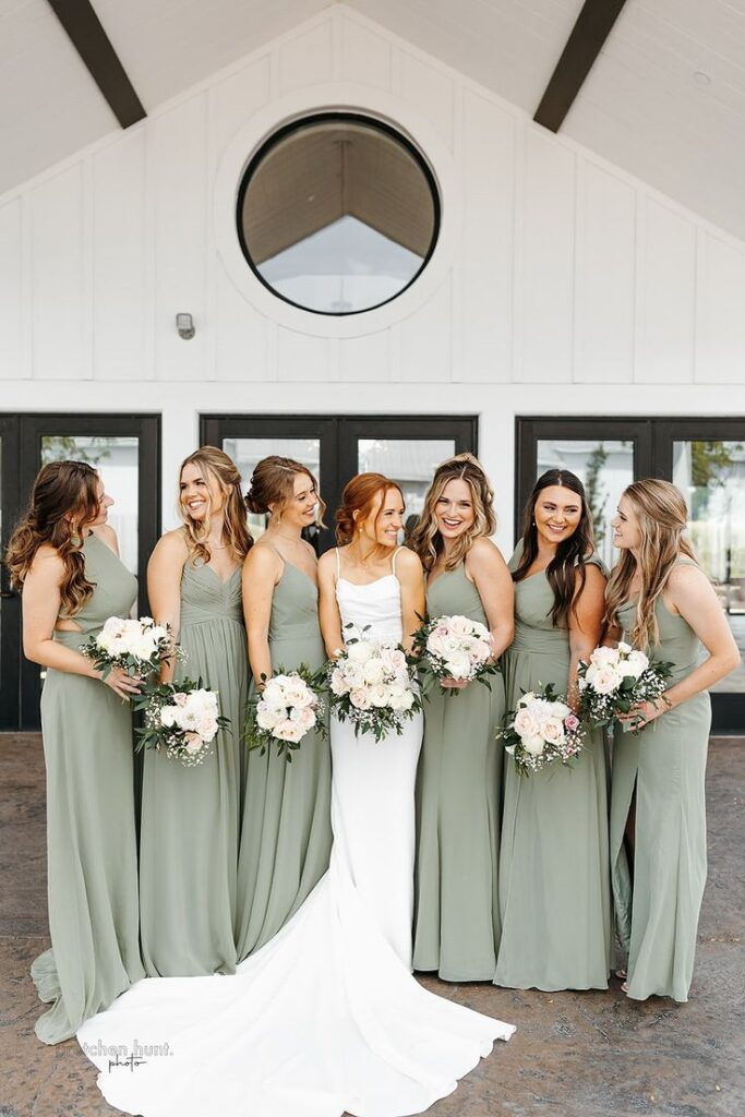 rustic emerald green wedding theme