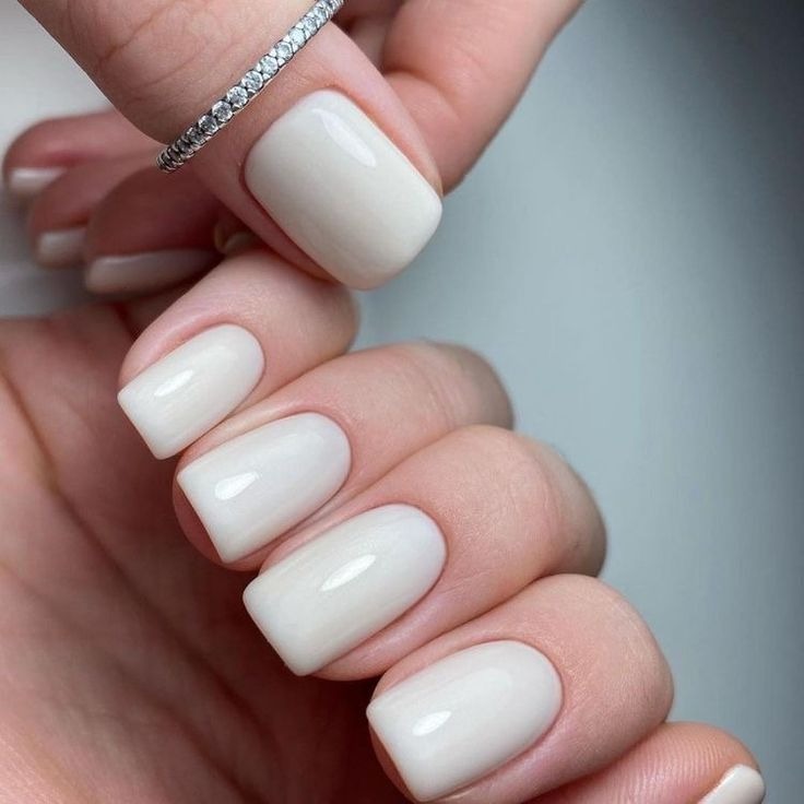 short white nail design

