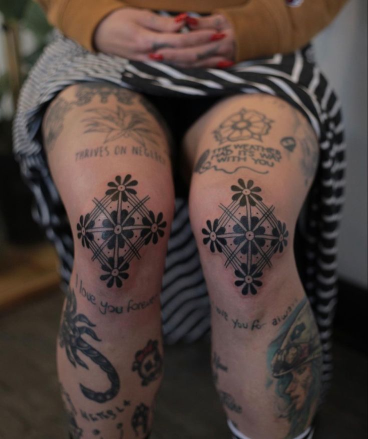 unique knee tattoo ideas