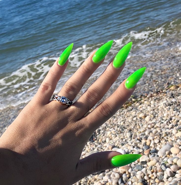 lime green nail designs

